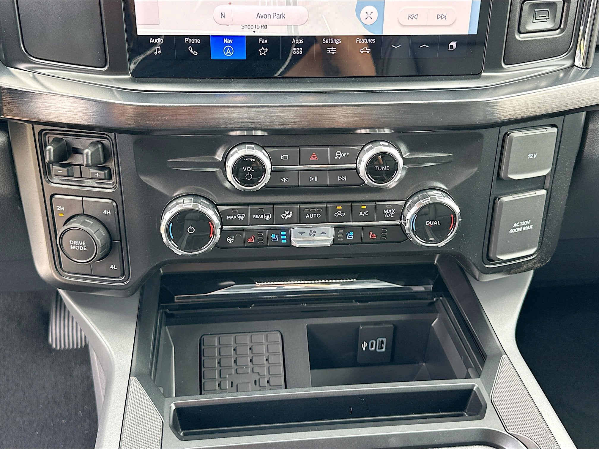 2026 Ford Super Duty F-350 DRW F-350® Lariat®