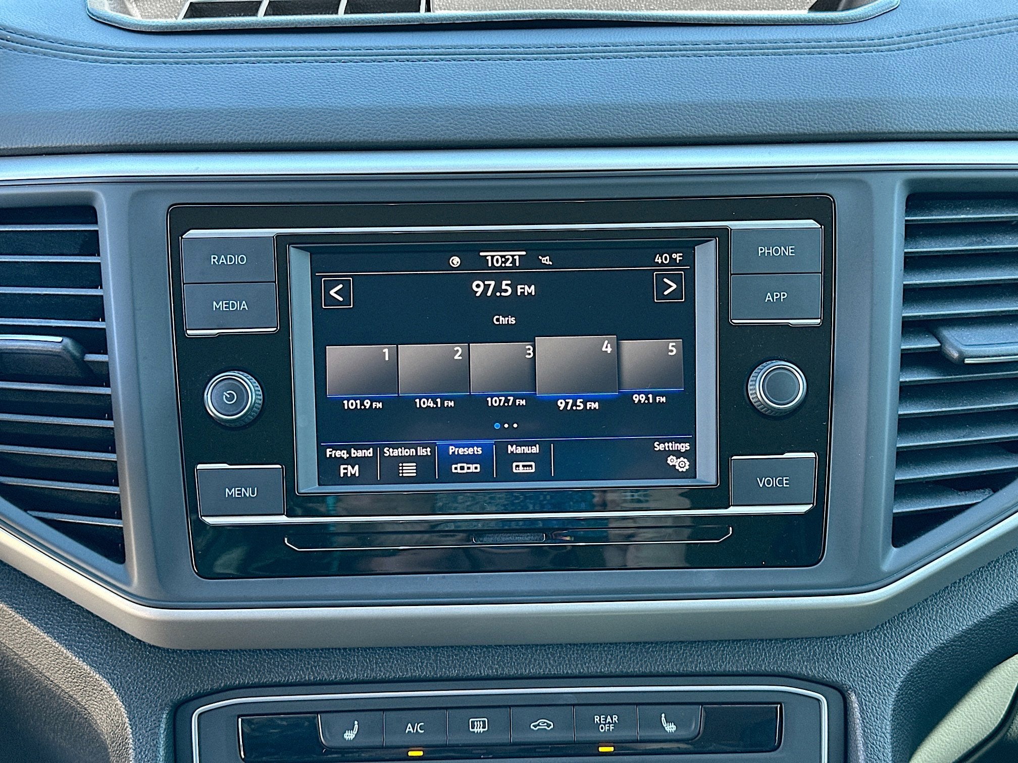 2023 Volkswagen Atlas 2.0T SE