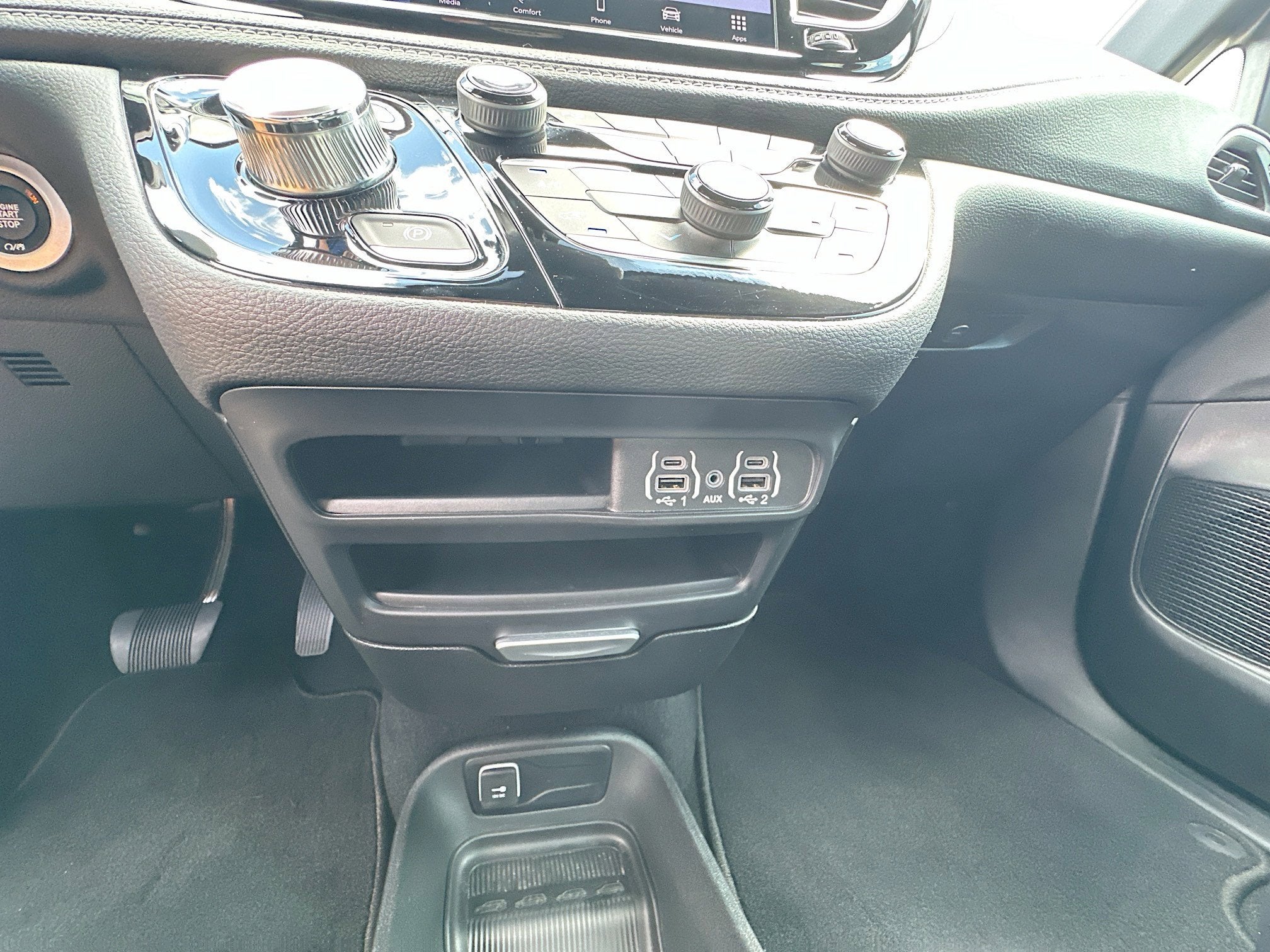 2025 Chrysler Pacifica Select