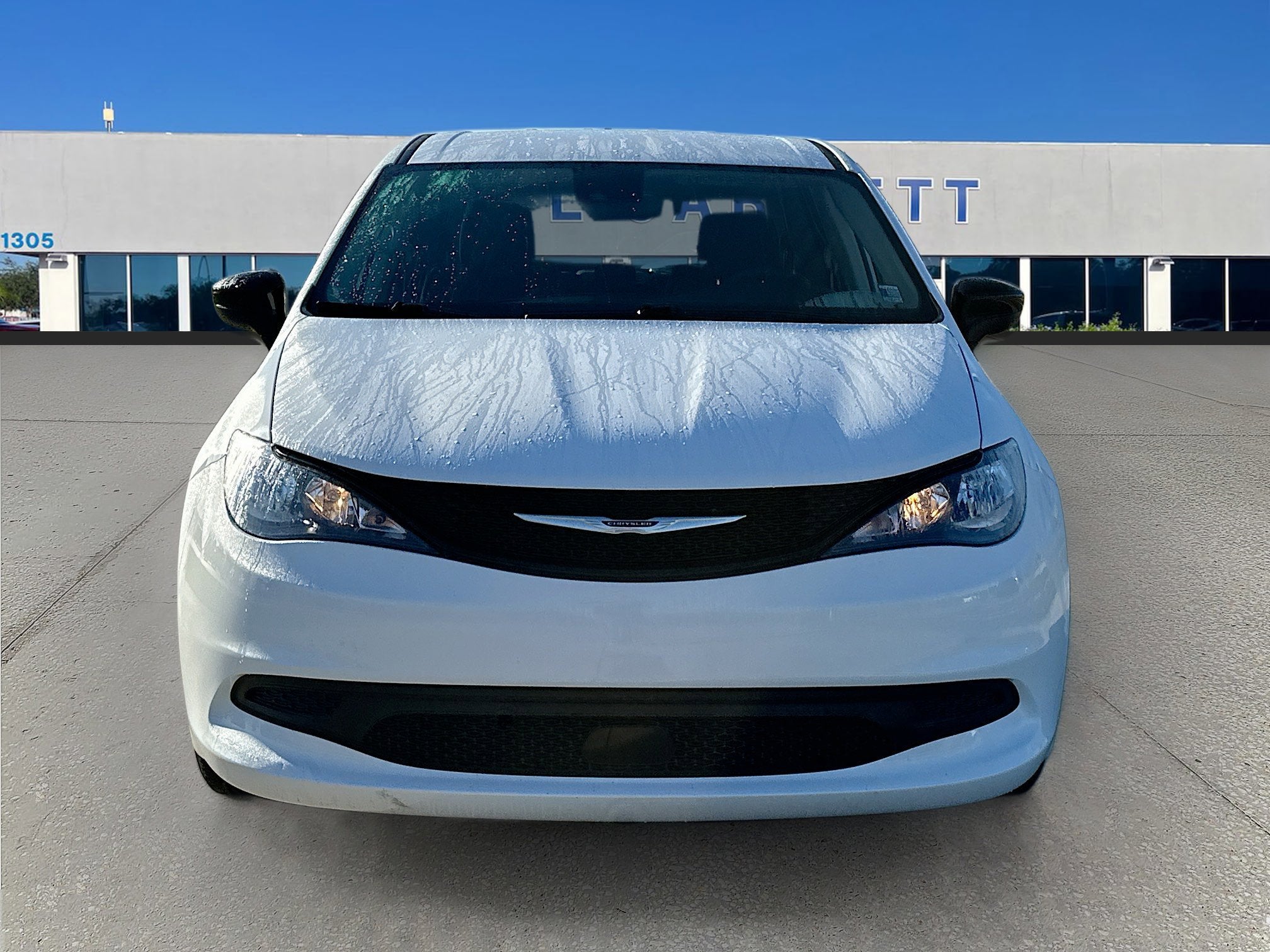 2024 Chrysler Voyager LX