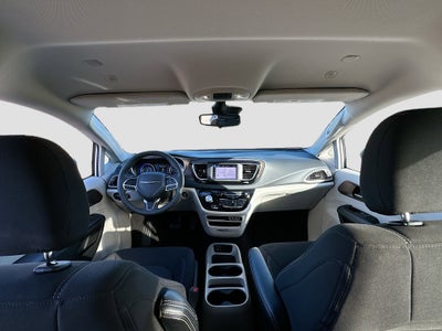 2024 Chrysler Voyager LX