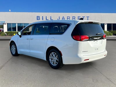 2024 Chrysler Voyager LX
