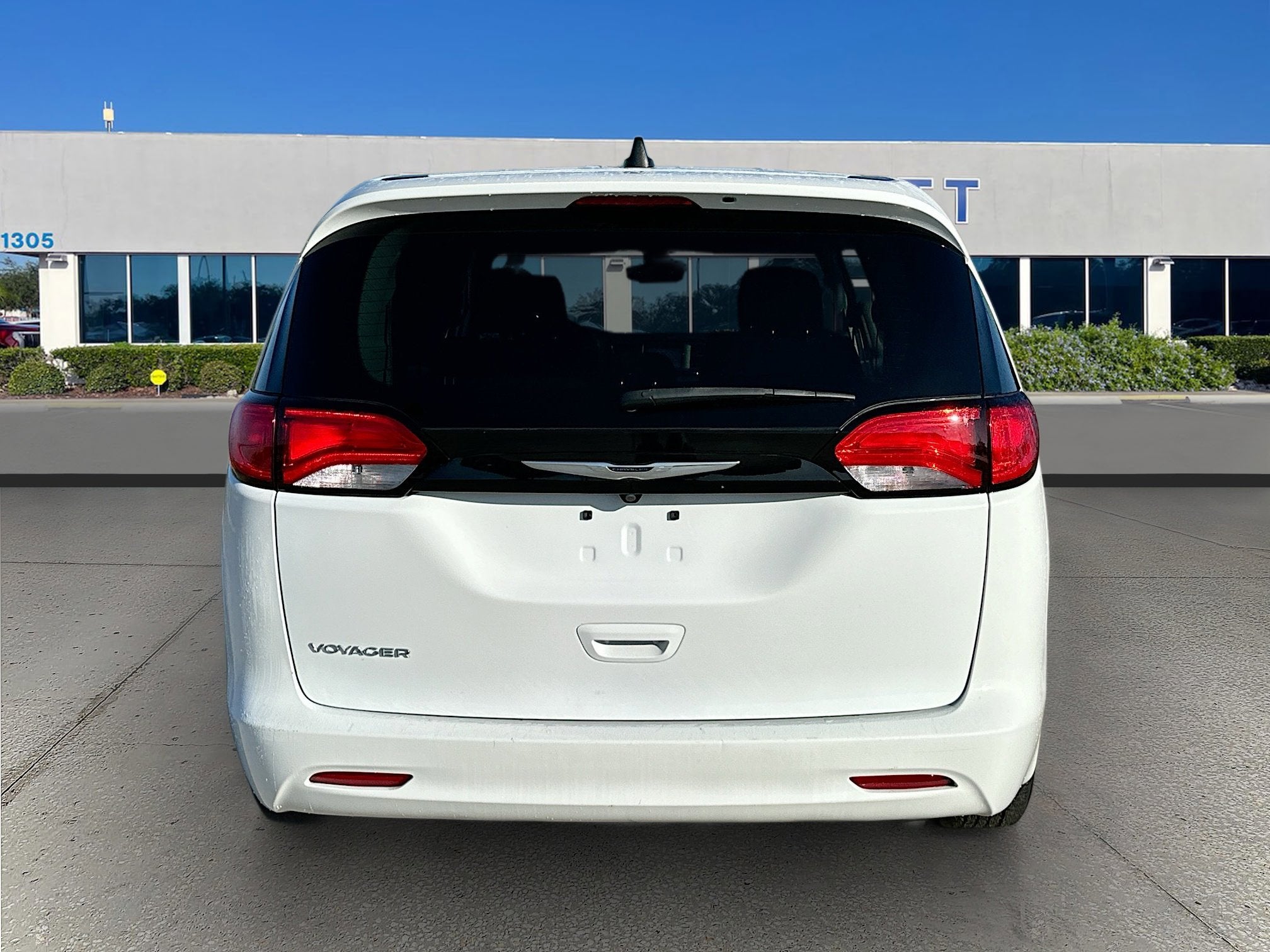 2024 Chrysler Voyager LX