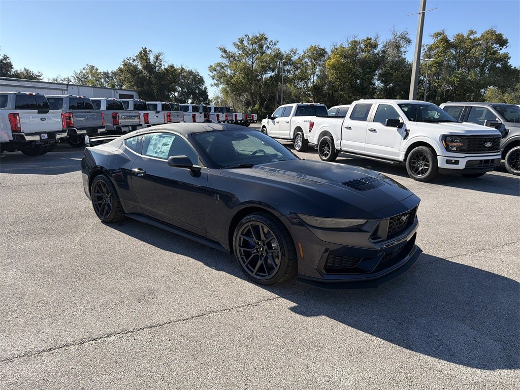 2025 Ford Mustang Dark Horse