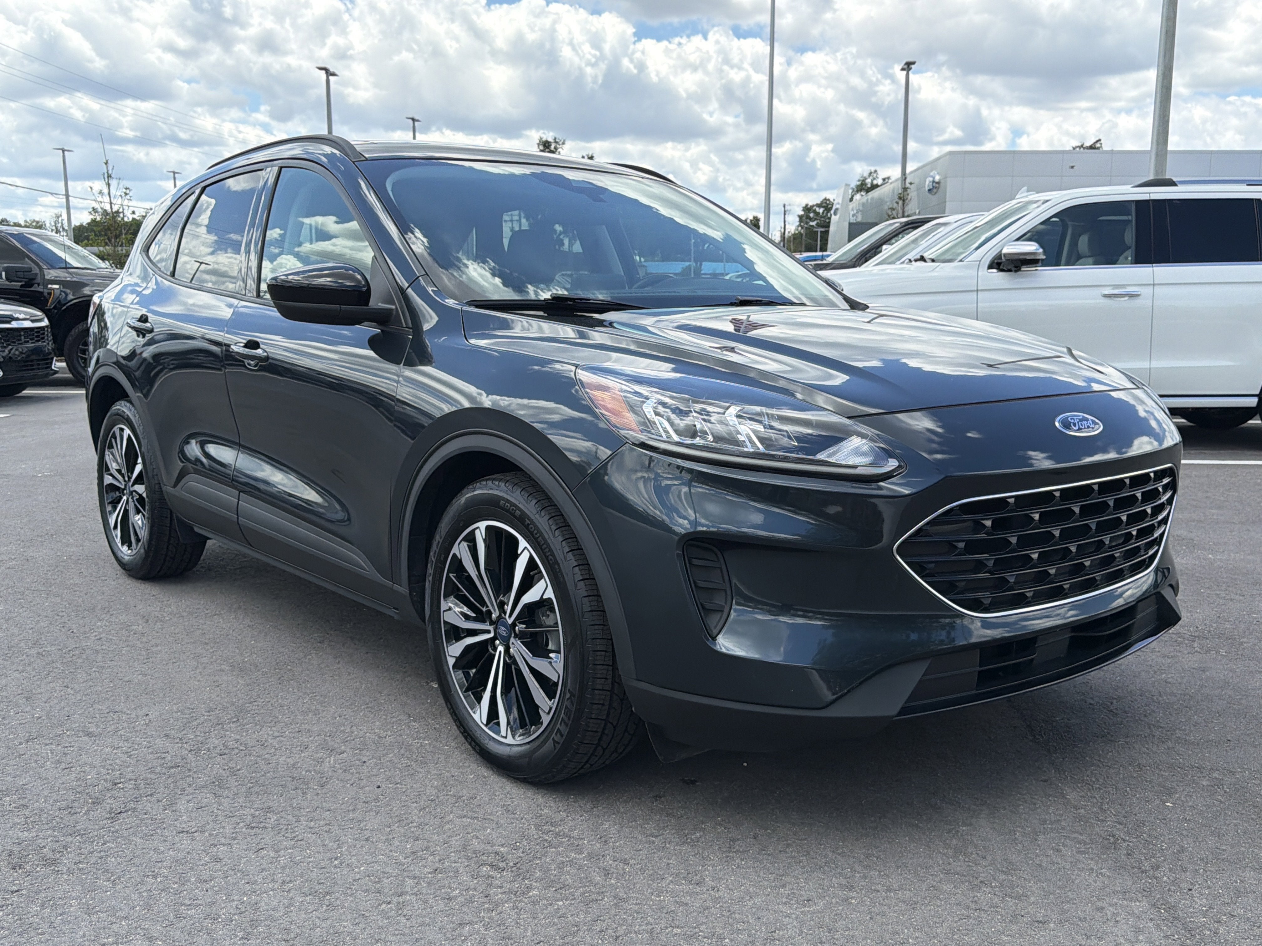 2022 Ford Escape Hybrid SE