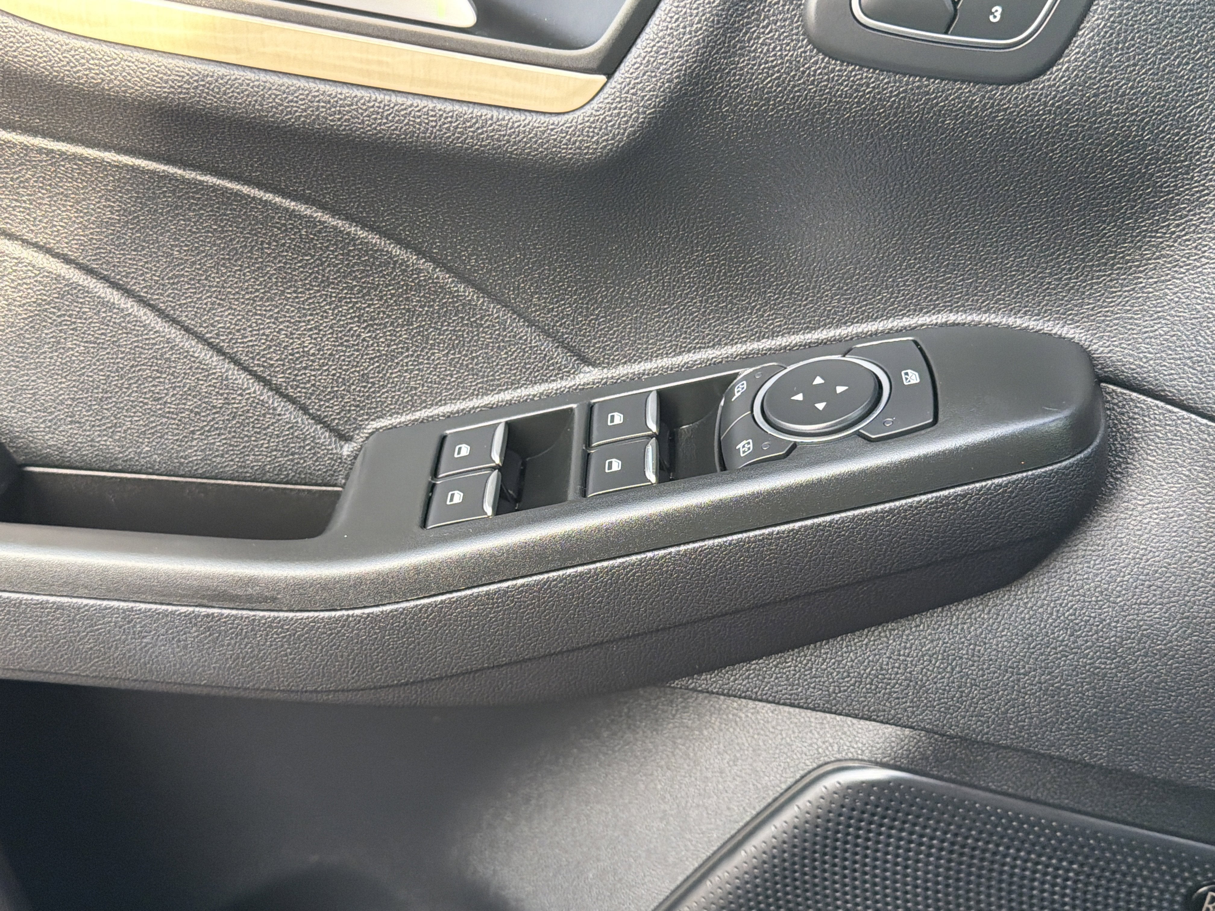 2022 Ford Escape Hybrid Titanium