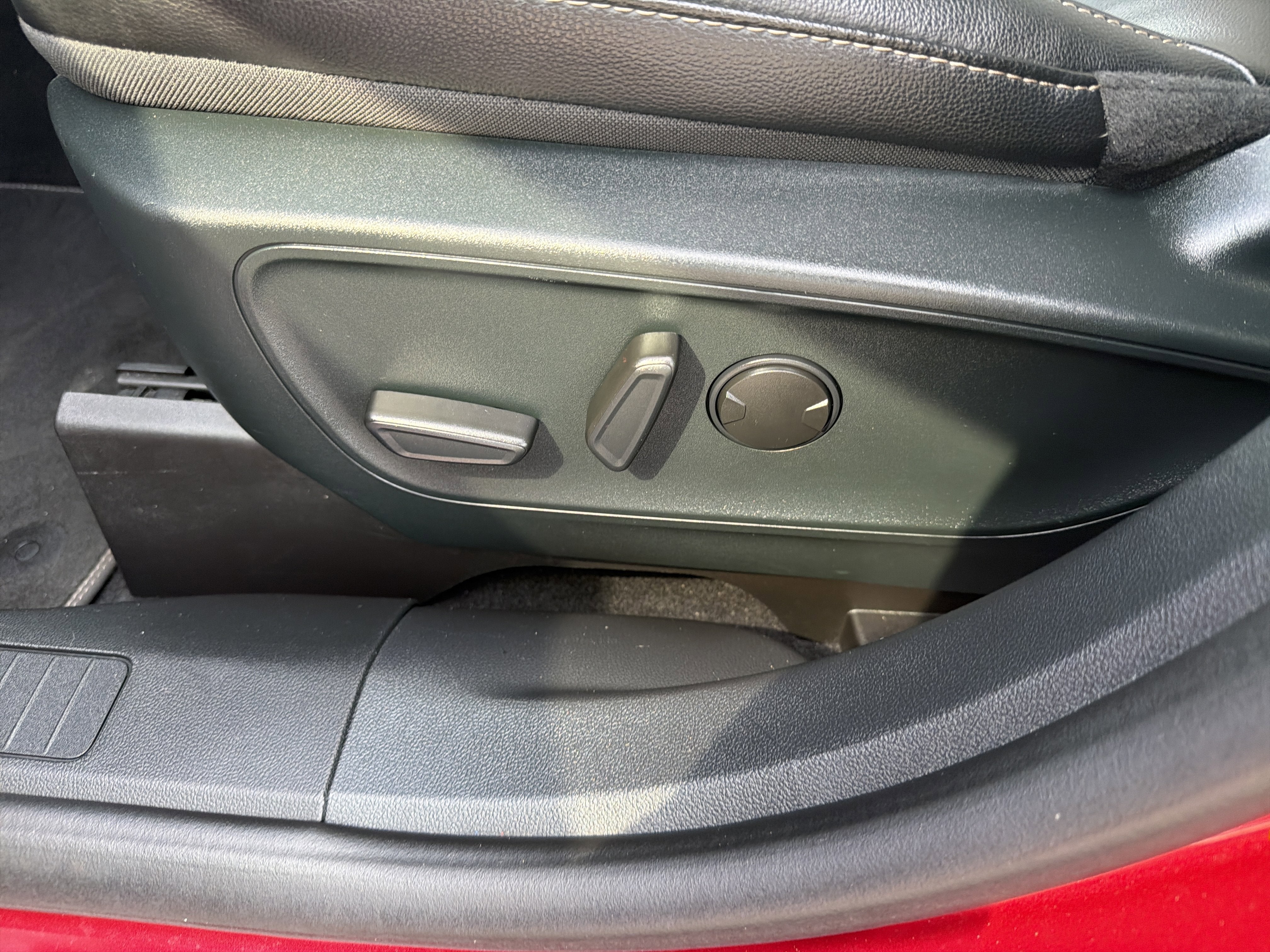 2022 Ford Escape Hybrid Titanium