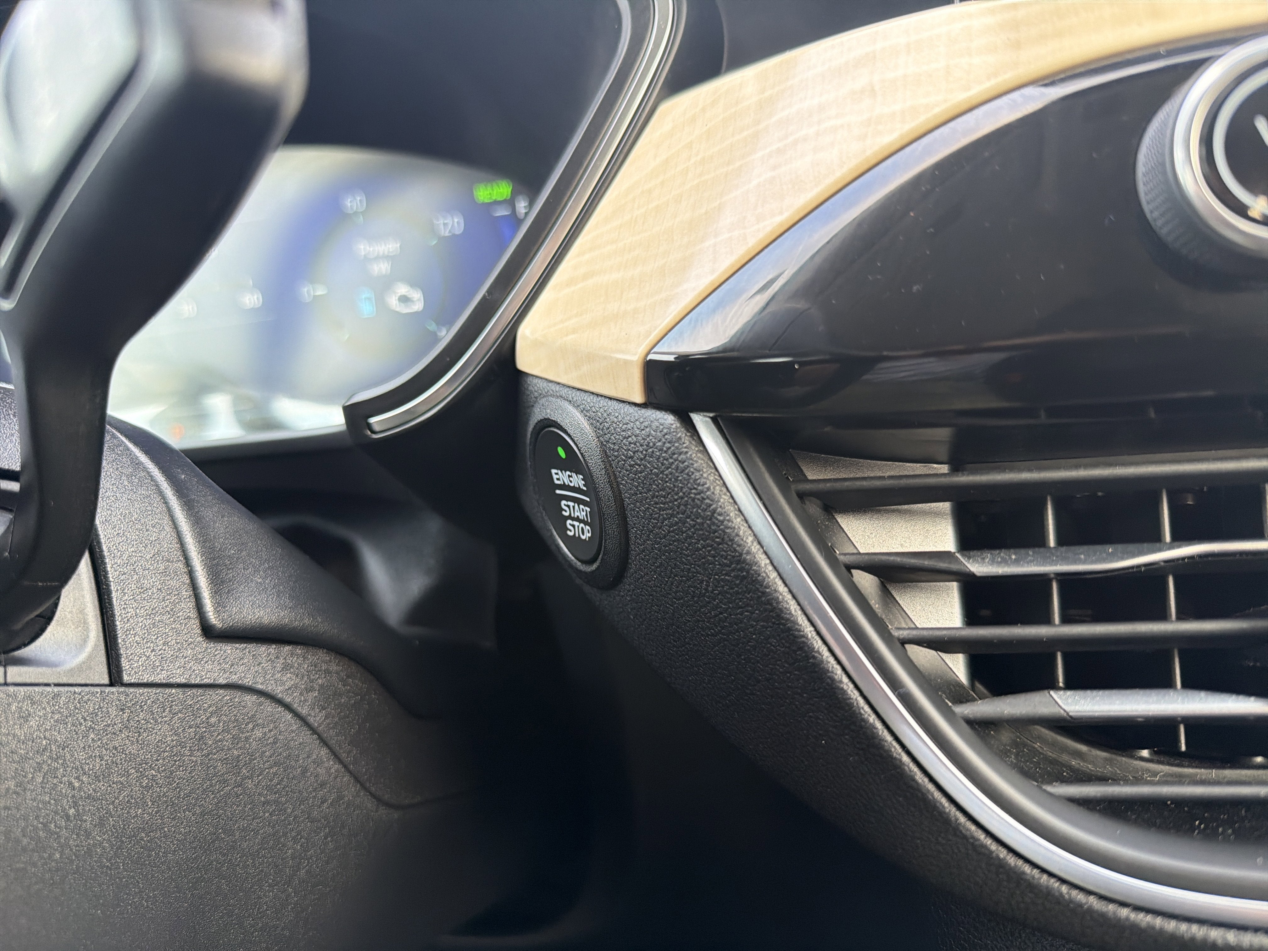 2022 Ford Escape Hybrid Titanium