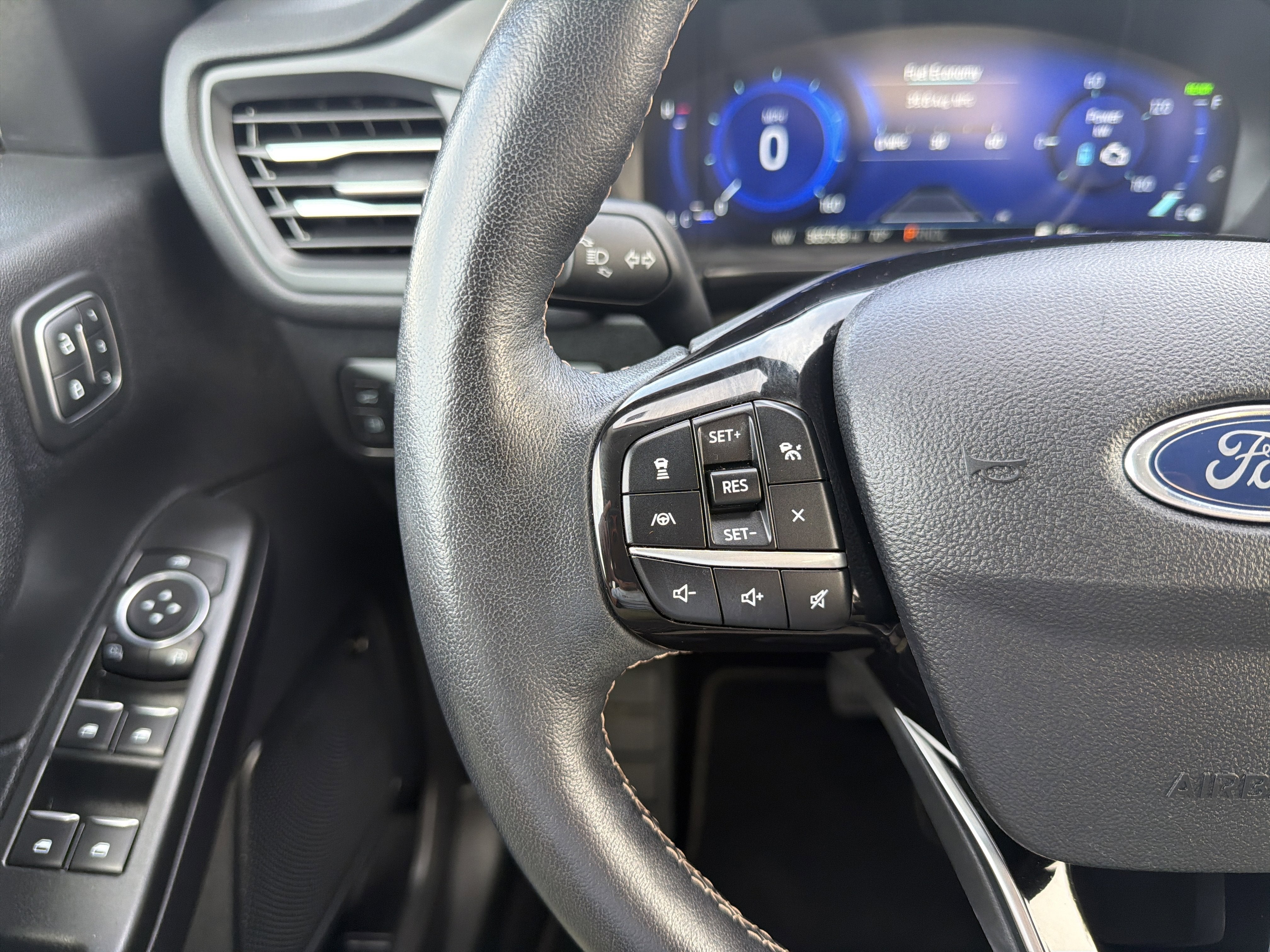 2022 Ford Escape Hybrid Titanium