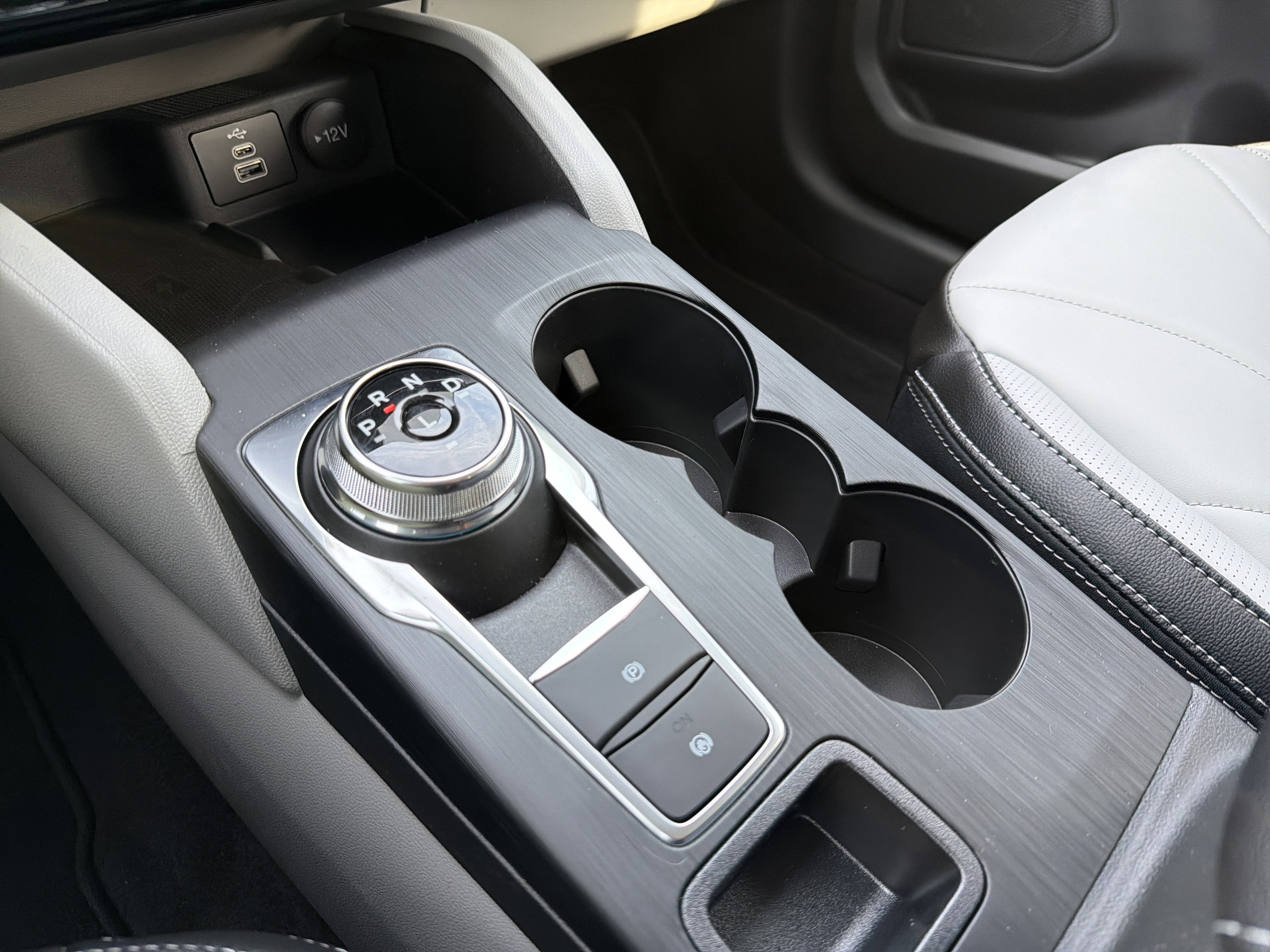 2026 Ford Escape Platinum