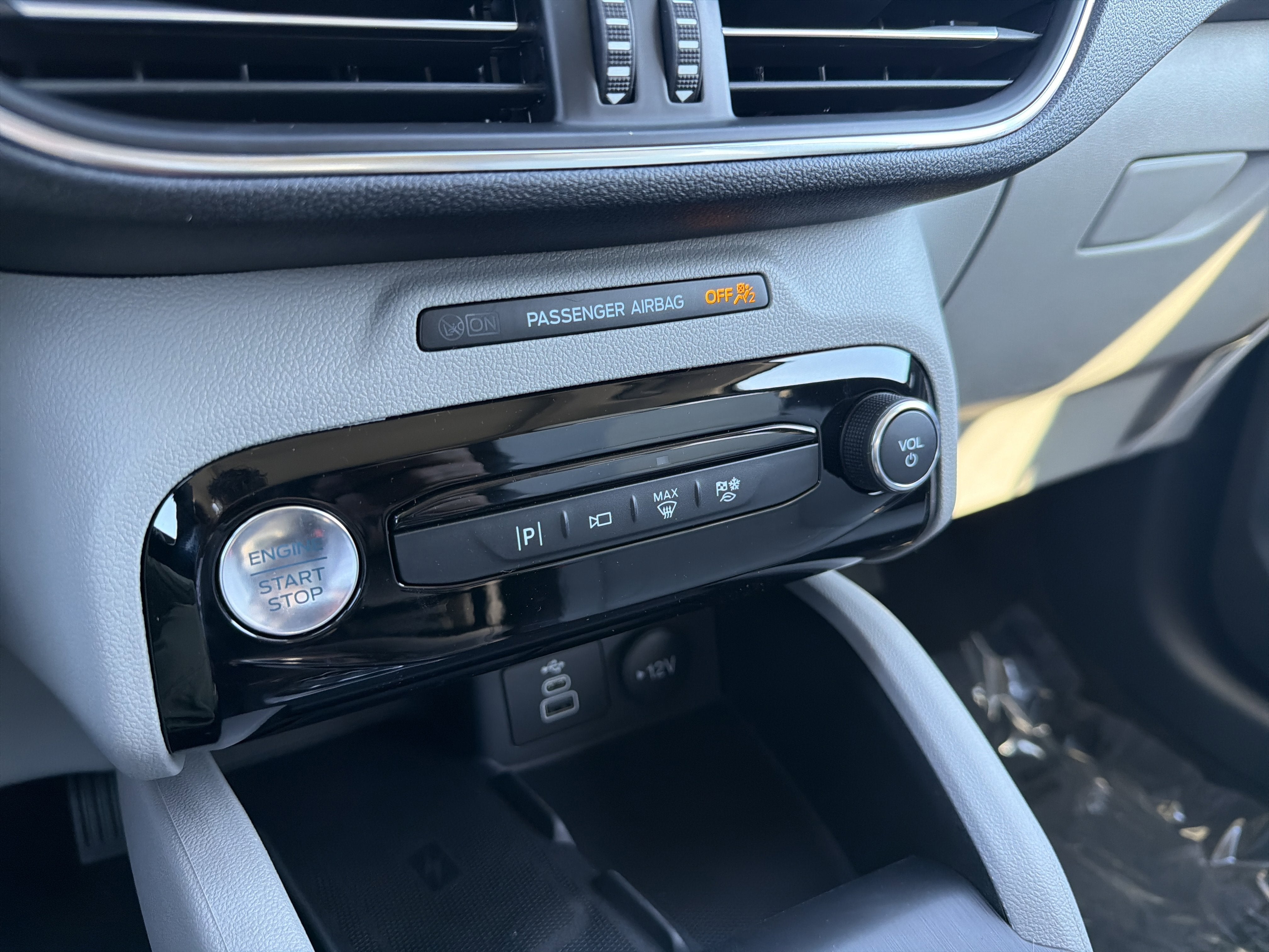 2026 Ford Escape Hybrid Platinum