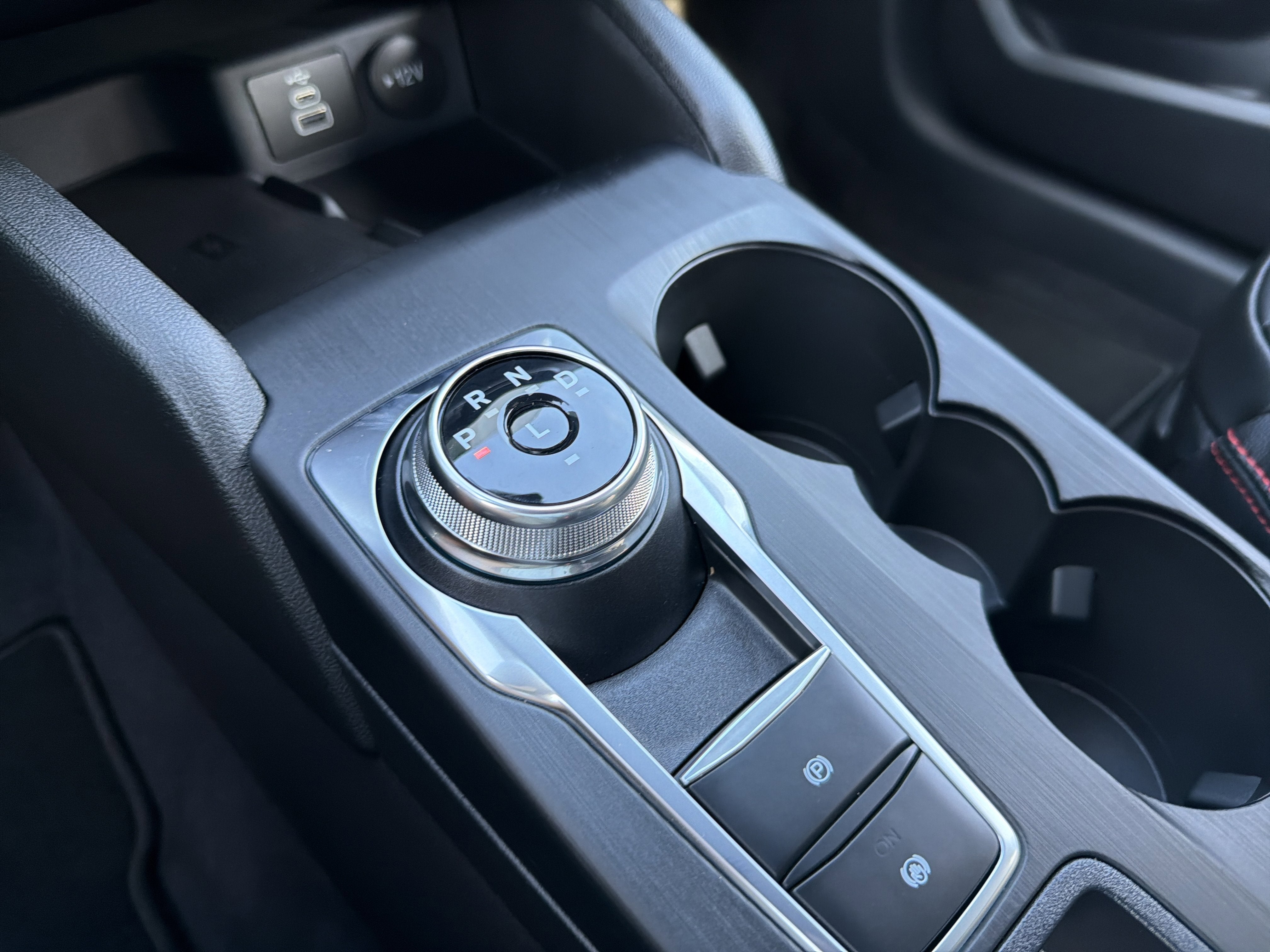 2026 Ford Escape Hybrid ST-Line Elite