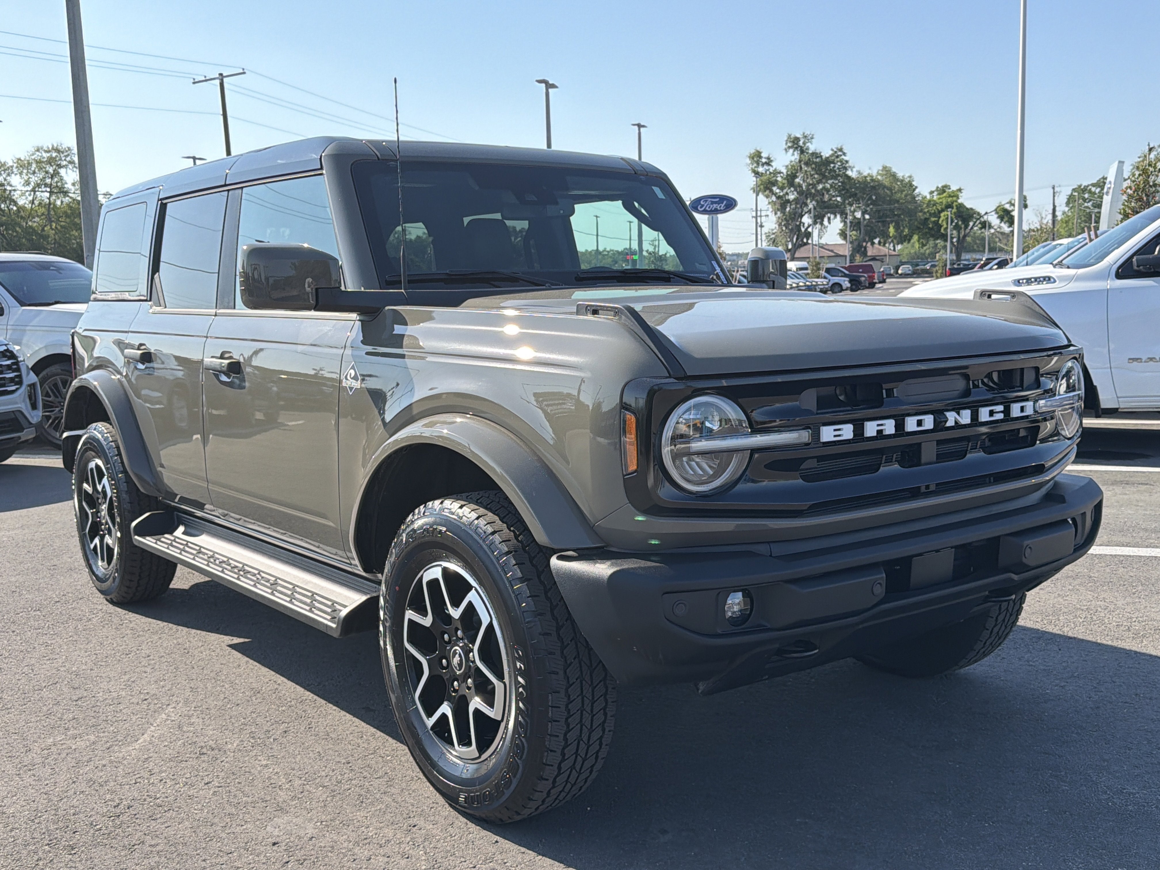 2026 Ford Bronco Outer Banks