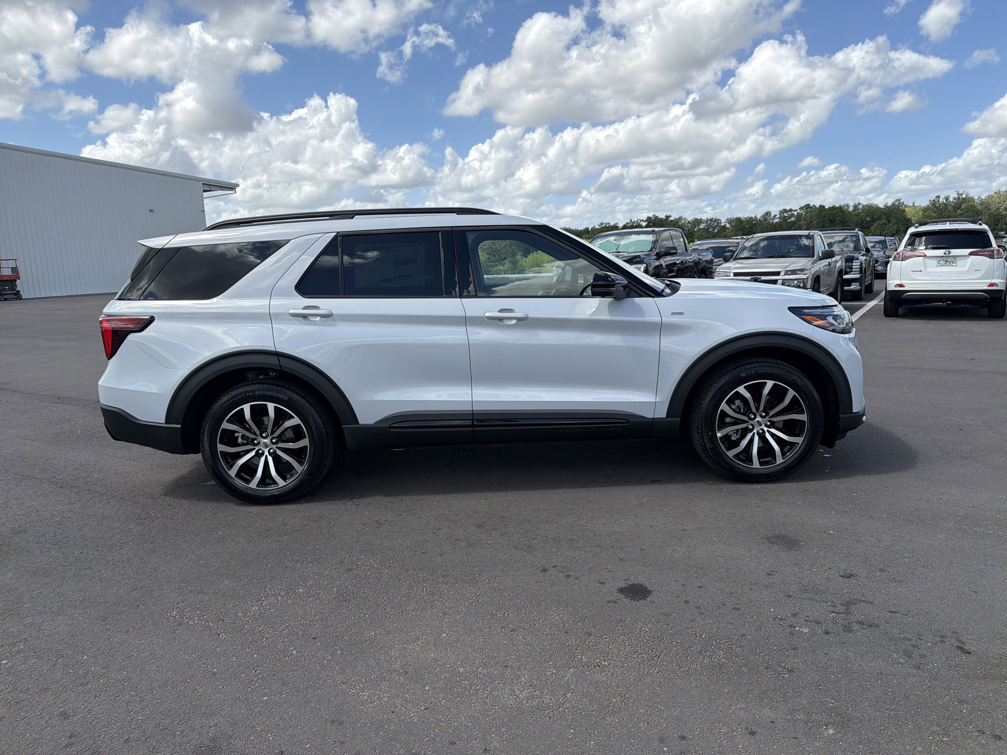 2026 Ford Explorer ST-Line