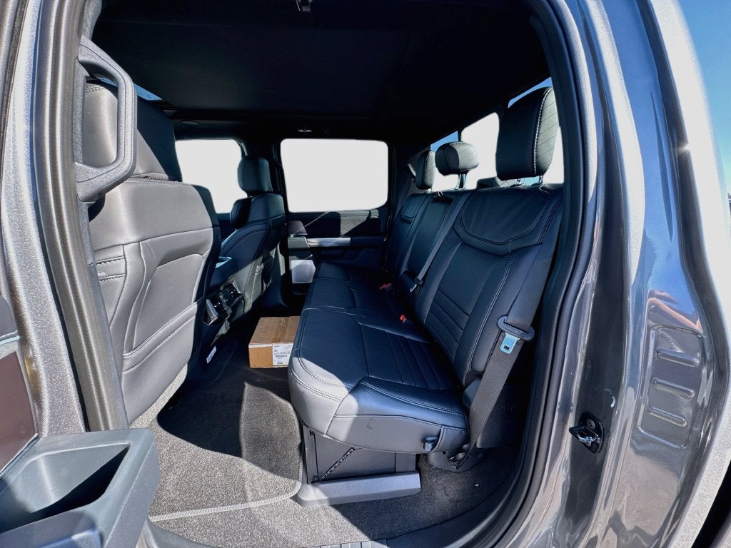 2027 Ford F-250SD Platinum