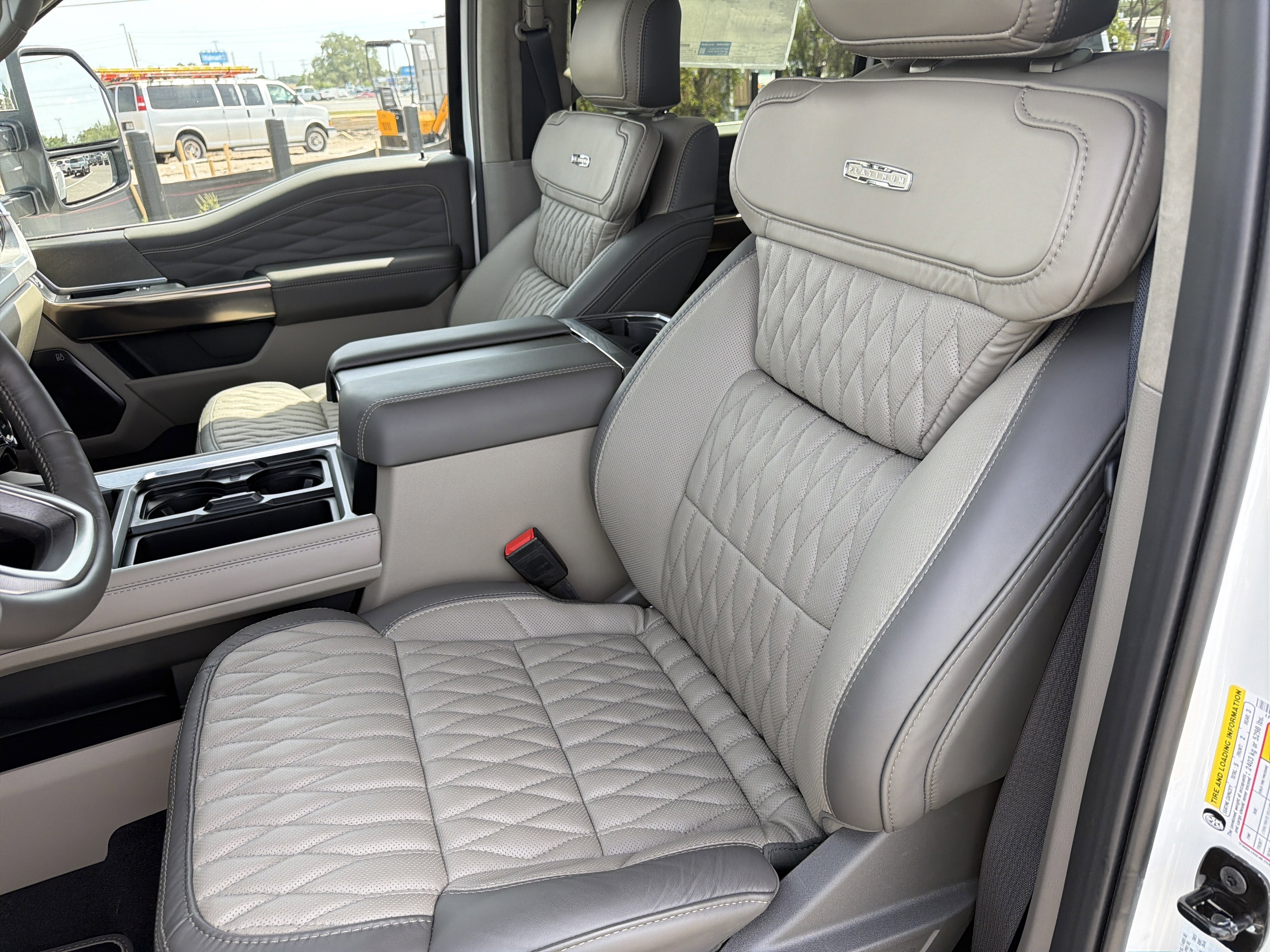 2026 Ford F-350SD Platinum DRW