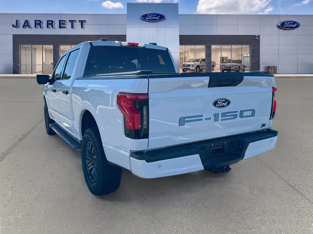 2023 Ford F-150 Lightning XLT