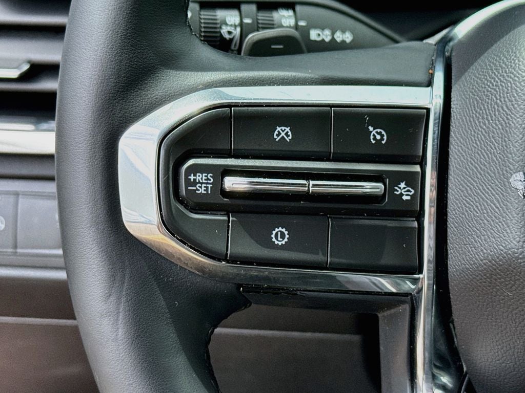2024 GMC Acadia Elevation