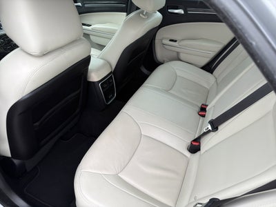 2021 Chrysler 300 Touring