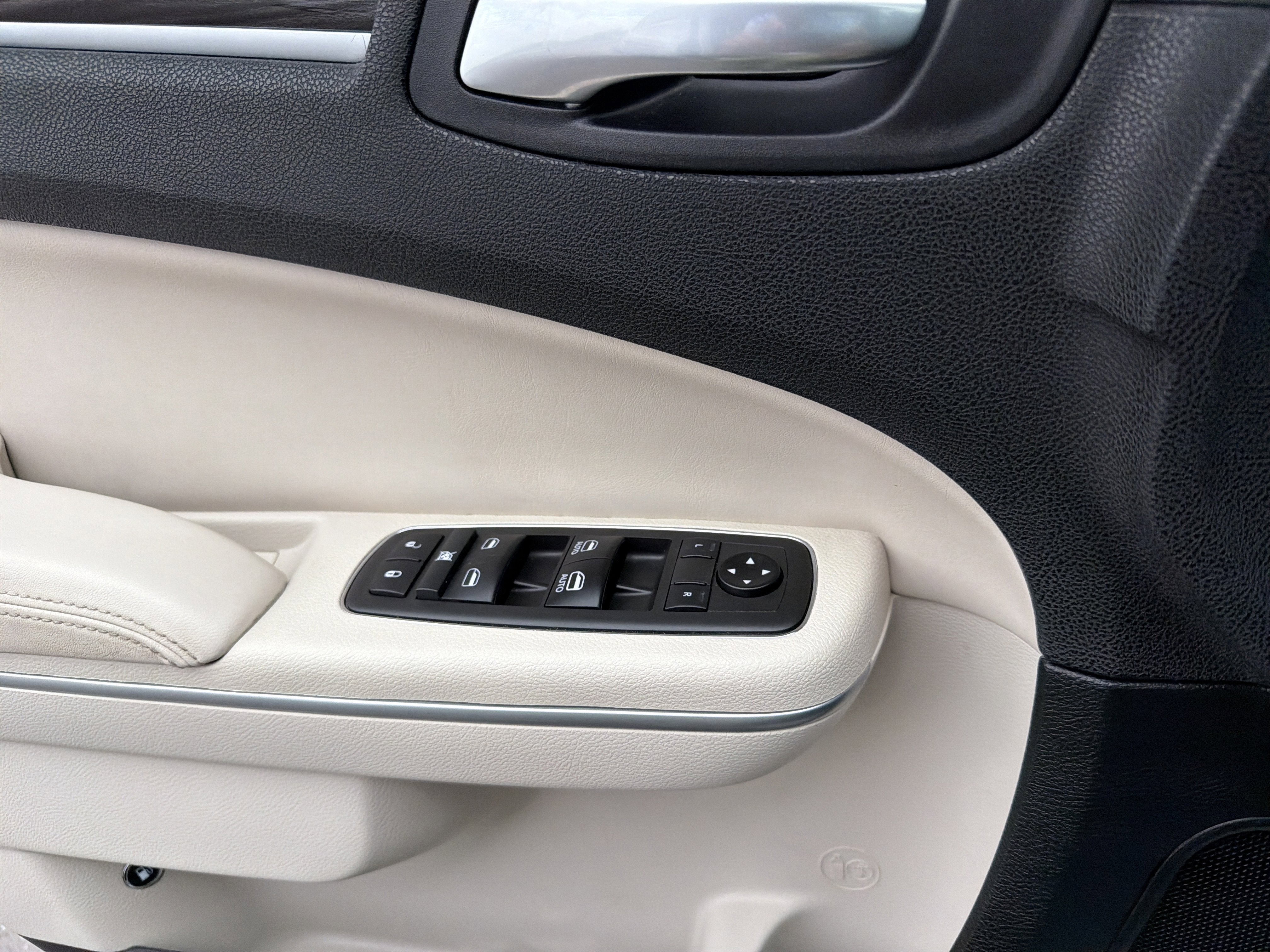 2021 Chrysler 300 Touring