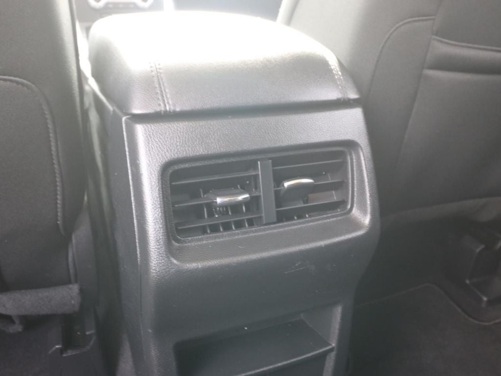 2023 Ford Edge SE
