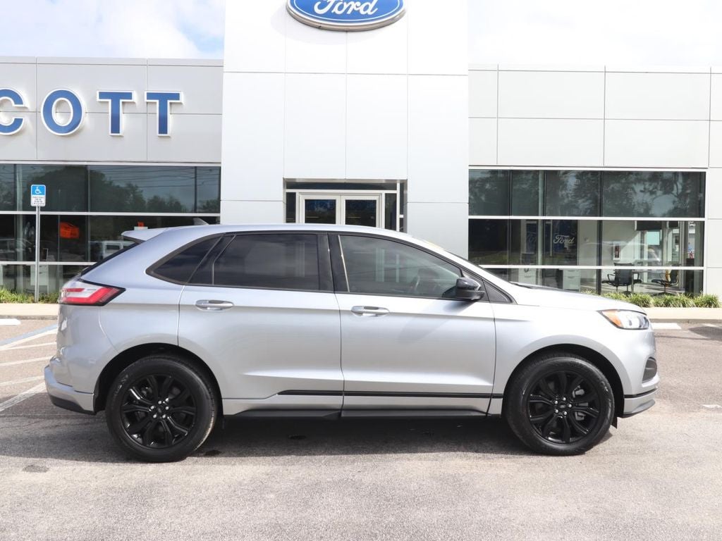2023 Ford Edge SE