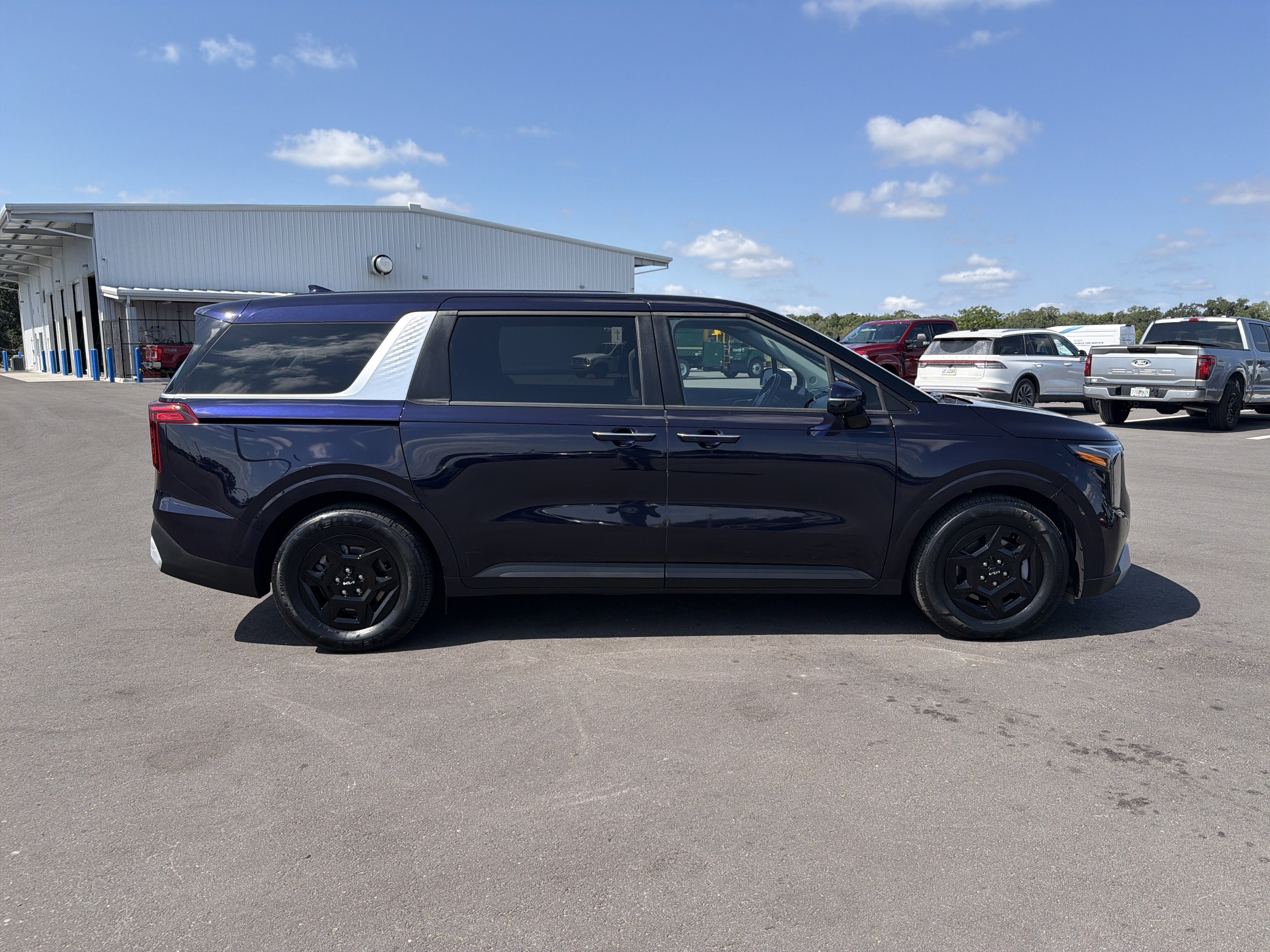 2025 Kia Carnival LXS