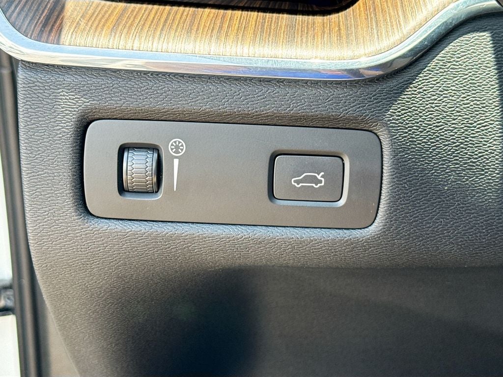 2021 Volvo XC60 T5 Momentum