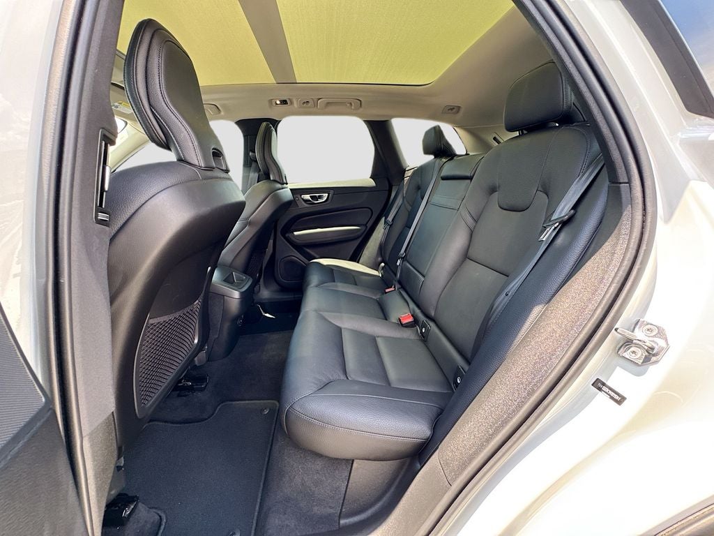 2021 Volvo XC60 T5 Momentum