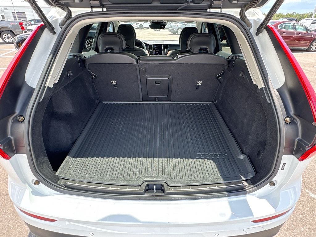 2021 Volvo XC60 T5 Momentum