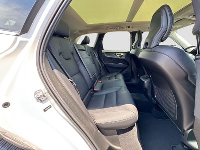 2021 Volvo XC60 T5 Momentum