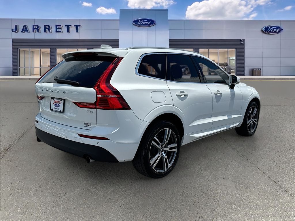 2021 Volvo XC60 T5 Momentum