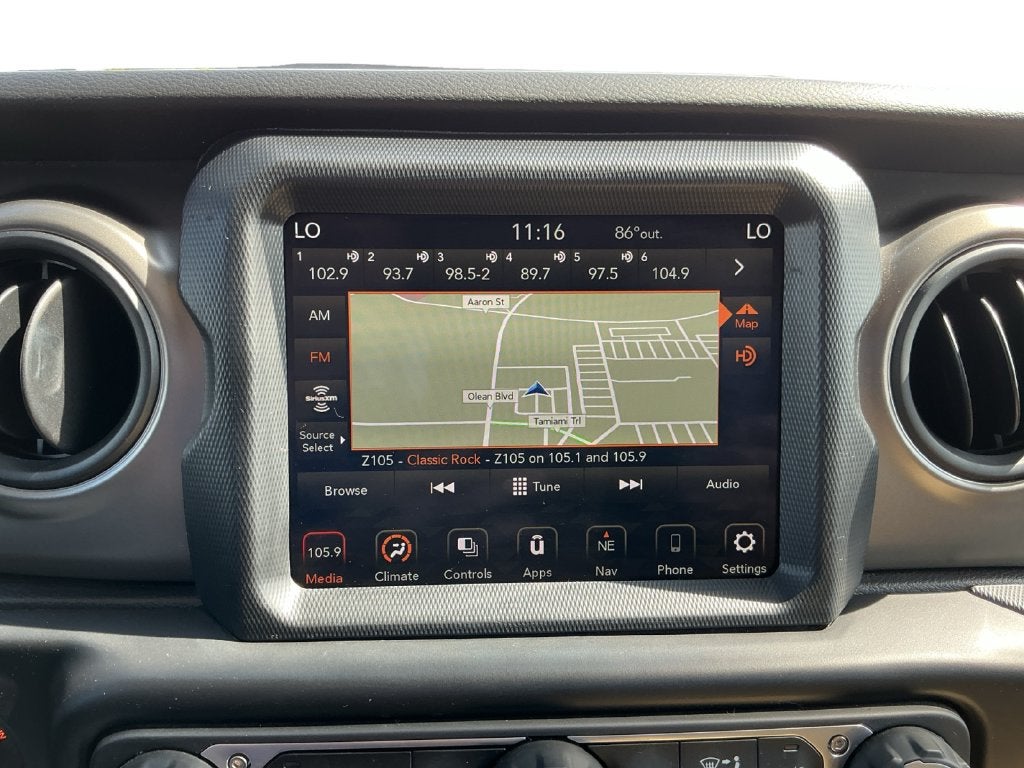 2022 Jeep Gladiator Sport