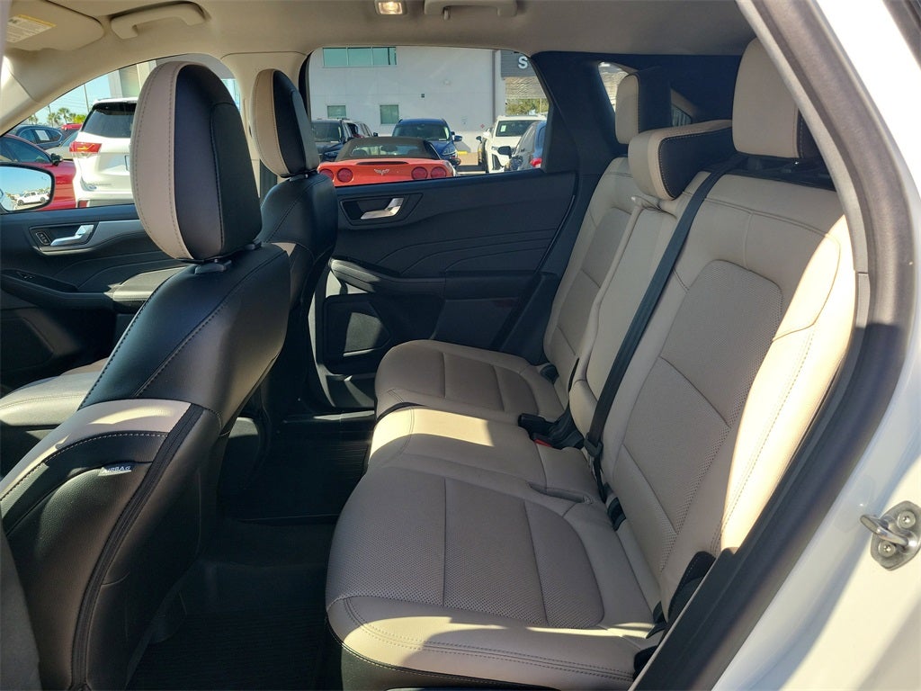 2022 Ford Escape Hybrid Titanium