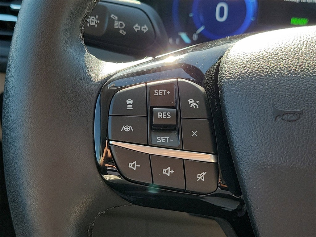 2022 Ford Escape Hybrid Titanium