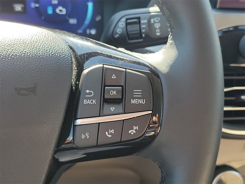 2022 Ford Escape Hybrid Titanium