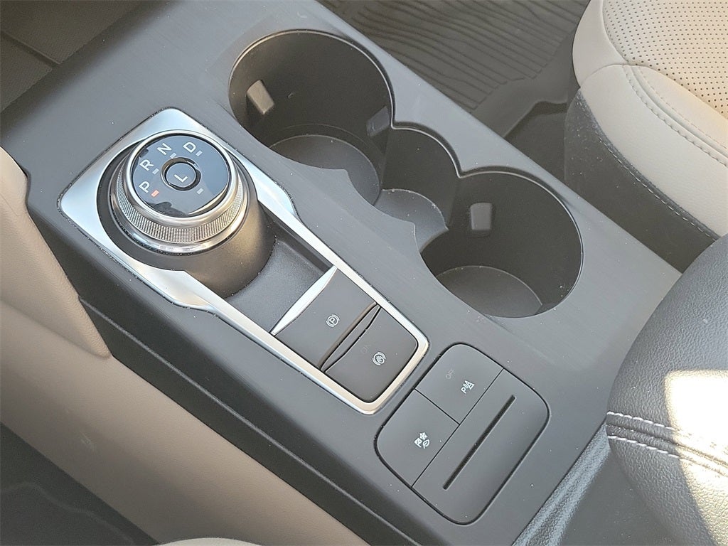 2022 Ford Escape Hybrid Titanium