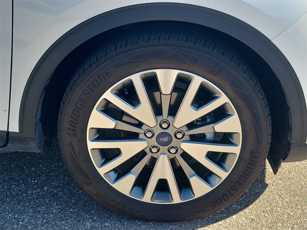 2022 Ford Escape Hybrid Titanium