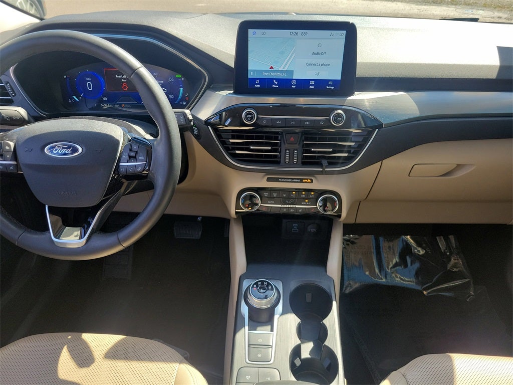 2022 Ford Escape Hybrid Titanium