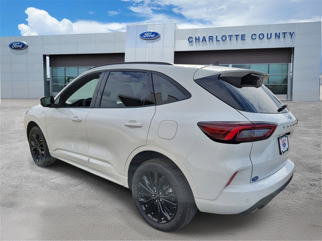 2026 Ford Escape Hybrid ST-Line Elite