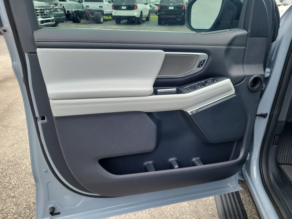 2027 Ford Expedition Platinum