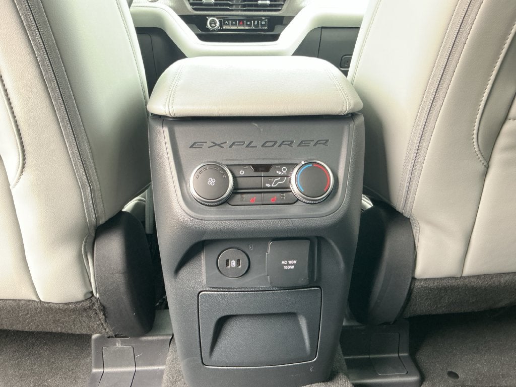 2027 Ford Explorer Platinum