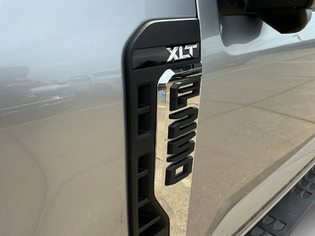 2027 Ford F-250SD XLT