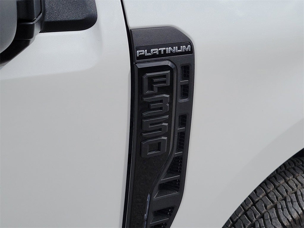 2026 Ford F-350SD Platinum DRW
