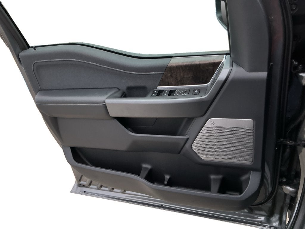 2027 Ford F-350SD Lariat DRW