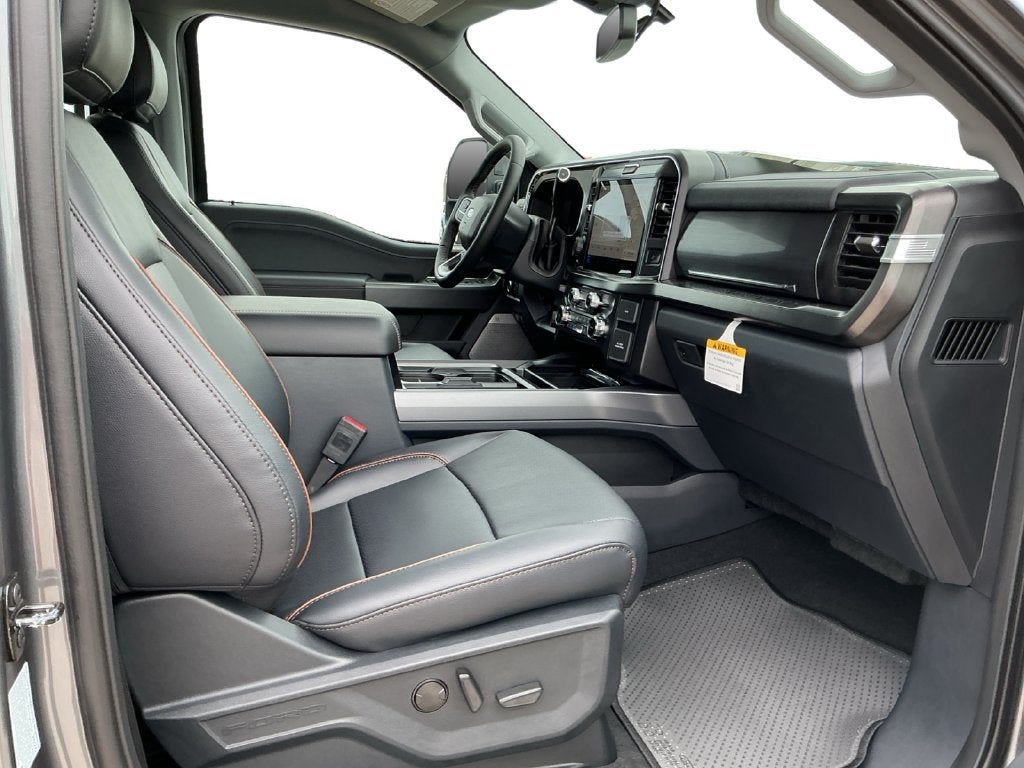 2027 Ford F-350SD Lariat DRW