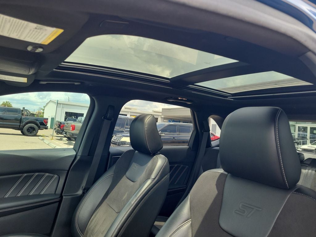 2021 Ford Edge ST