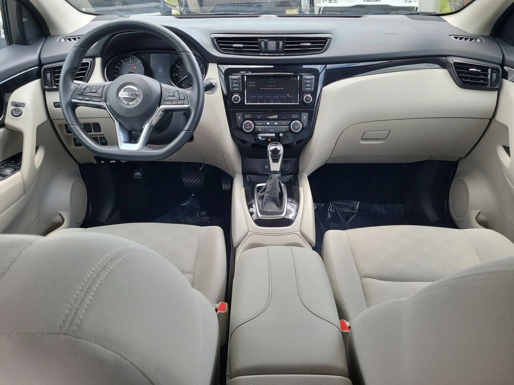 2022 Nissan Rogue Sport SV