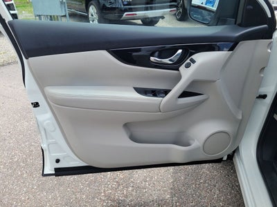 2022 Nissan Rogue Sport SV