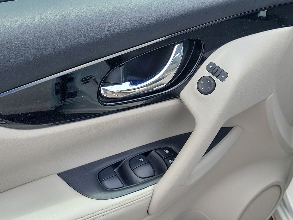 2022 Nissan Rogue Sport SV